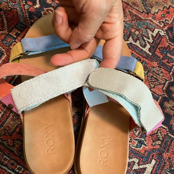 Brand New Roxy Sandals - Picture 3 of 4